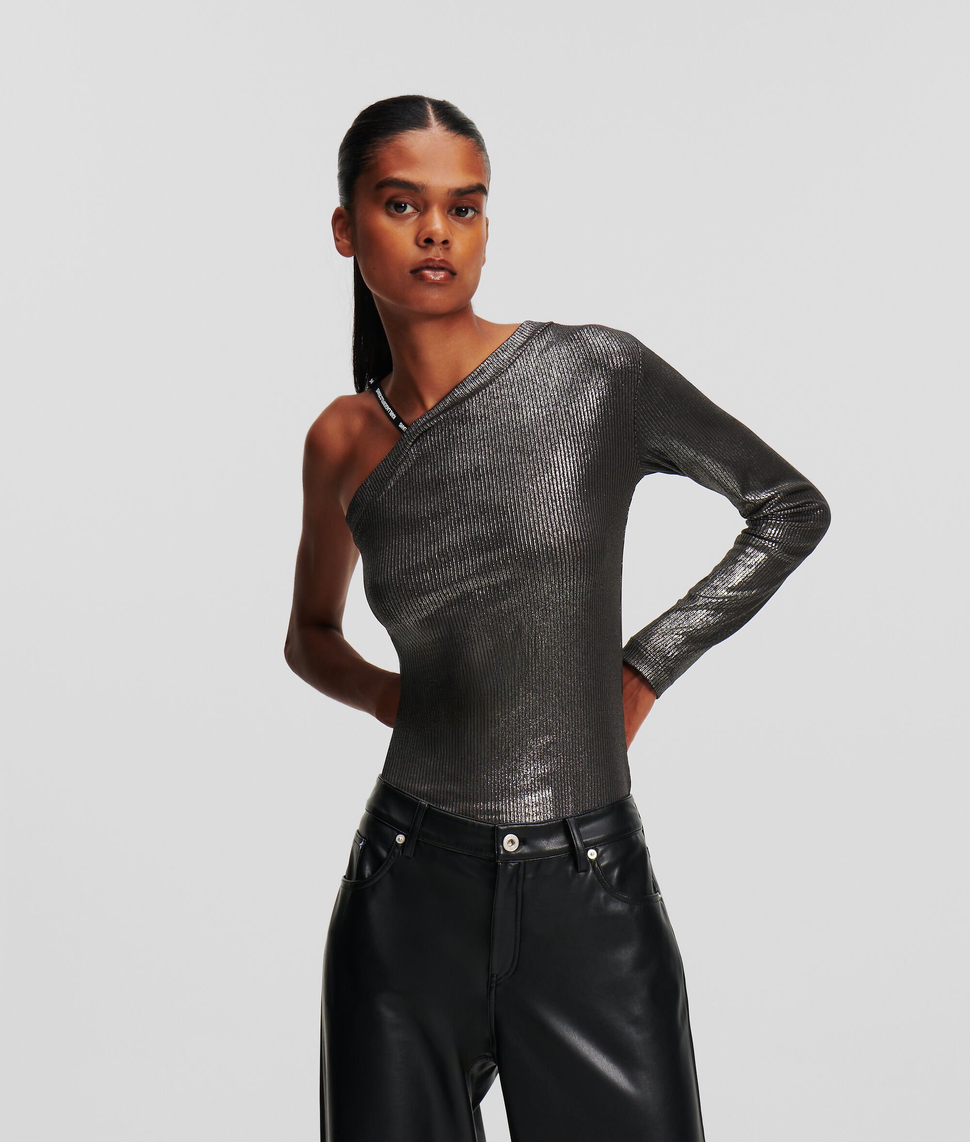 (image for) Concise KLJ METALLIC ONE-SHOULDER TOP